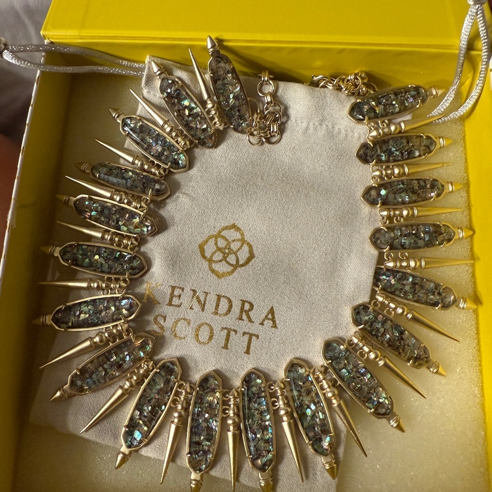Kendra Scott statement piece necklace